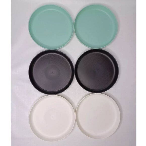 PILLOWFORT Kids Toddler Plastic Dinner Plates Flatware 3 Colors 6 Pack NWT - Picture 1 of 4